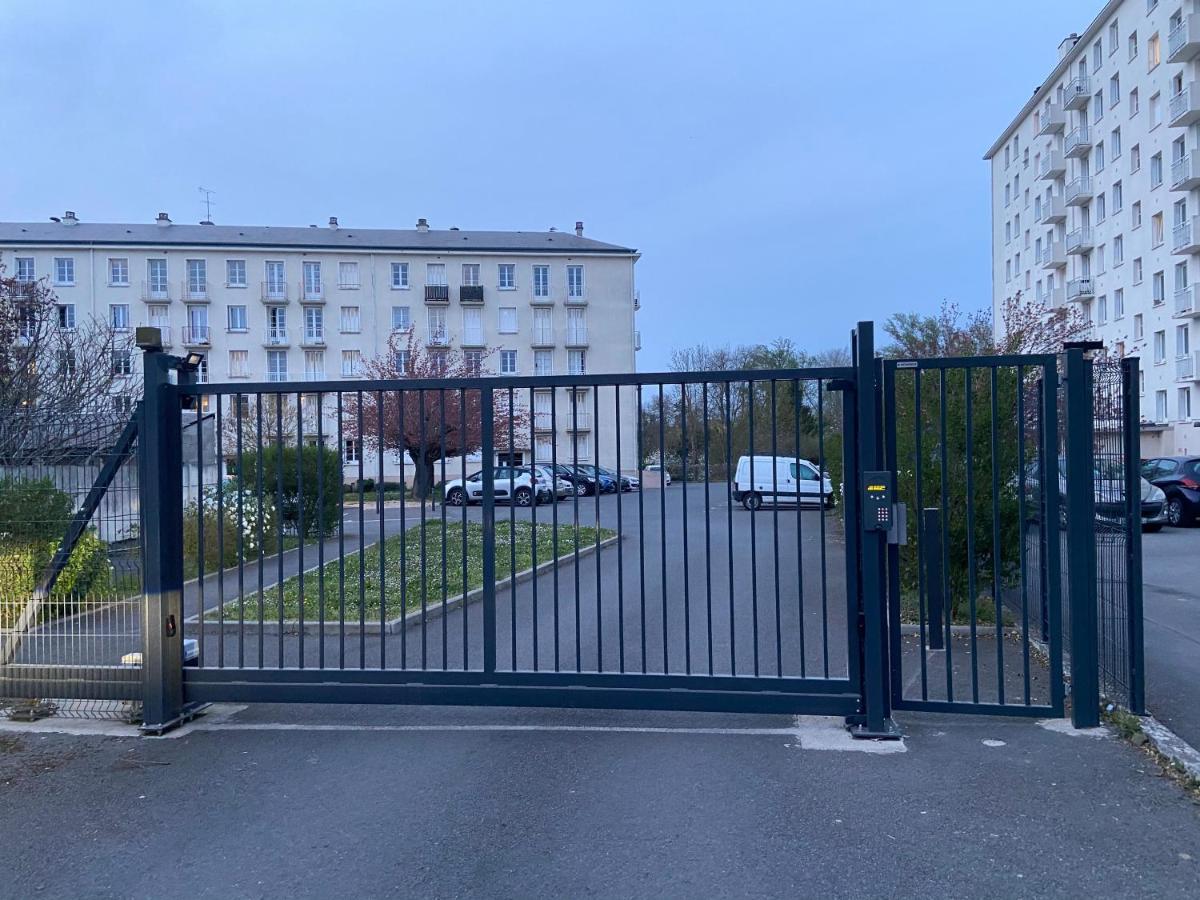 Bel F3 Quartier Pignoux 1 Km Centre Ville Bourges Esterno foto